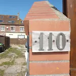 Gentlemen Au Premier Etage A 50 Metres De La