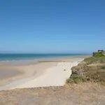 Gentlemen Au Premier étage à 50 Metres De La Sangatte