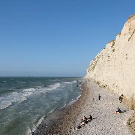 Gentlemen Au Premier Etage A 50 Metres De La