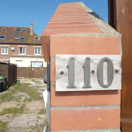 Gentlemen Au Premier Etage A 50 Metres De La