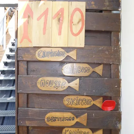 Gentlemen Au Premier Etage A 50 Metres De La * 상가트